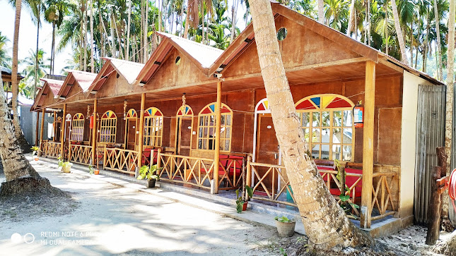 Gold Star Beach Resort / Similar