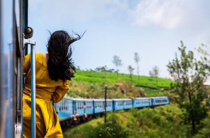 হাওড়া স্টেশন থেকে গুয়াহাটির উদ্দেশ্যে যাত্রা শুরু।