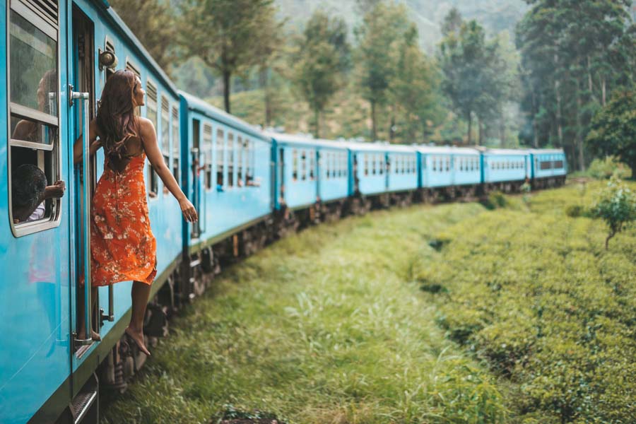 ট্রেনে কলকাতার উদ্দেশ্যে প্রত্যাবর্তন